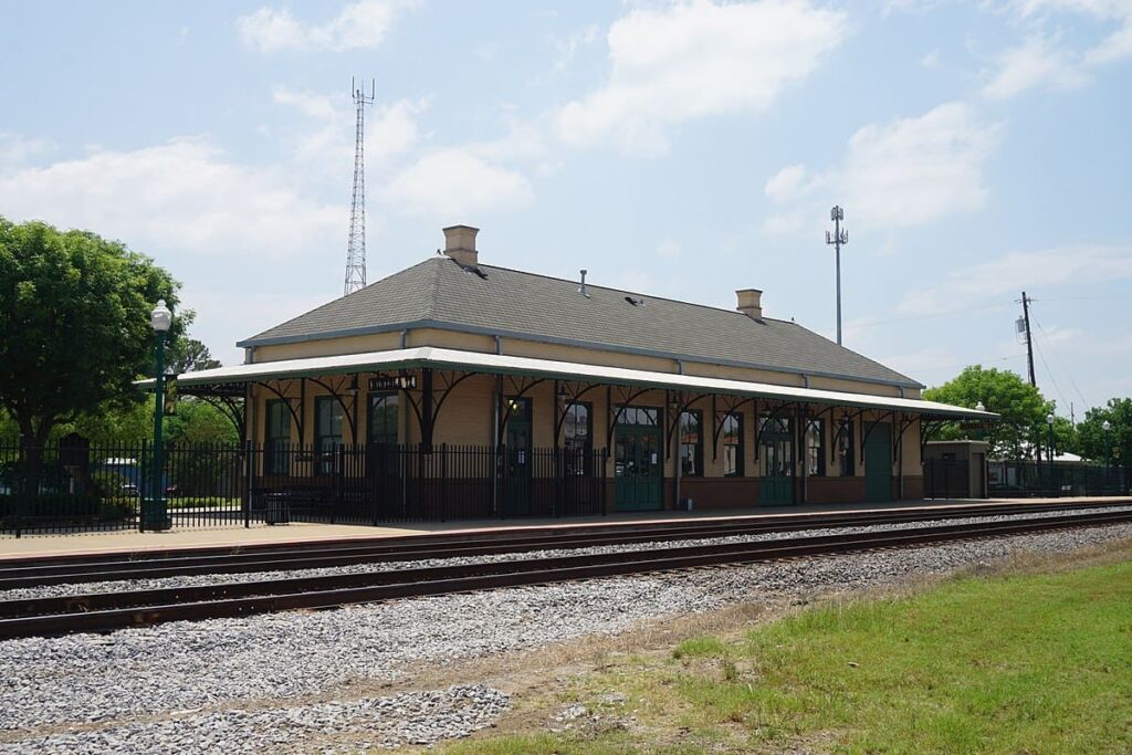 Amtrak Station Mineola, TX – (MIN)